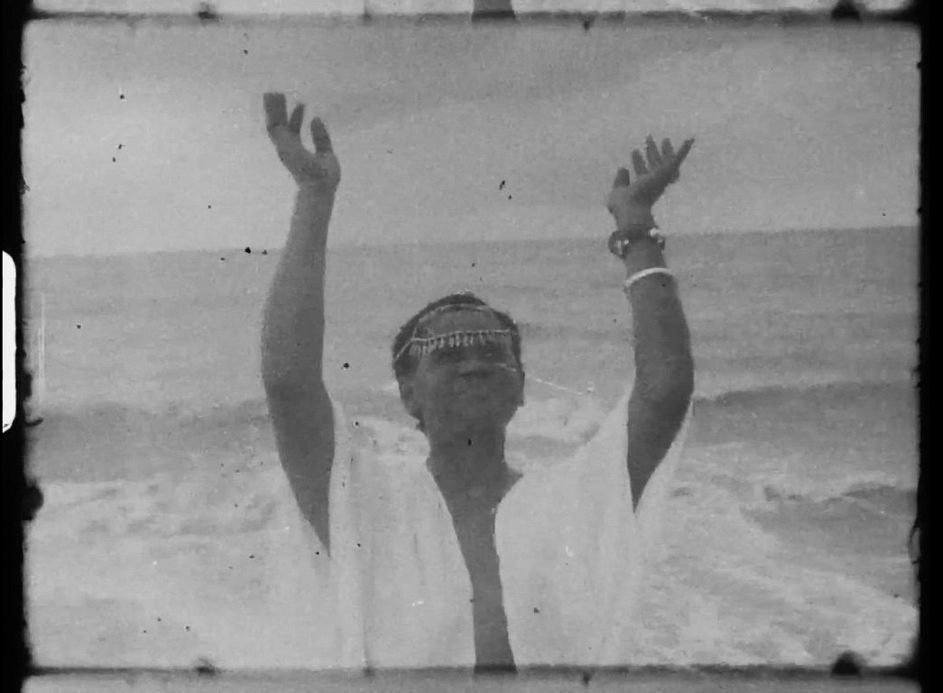 Preciso Falar do Futuro Além Mar - Carine Fiuza